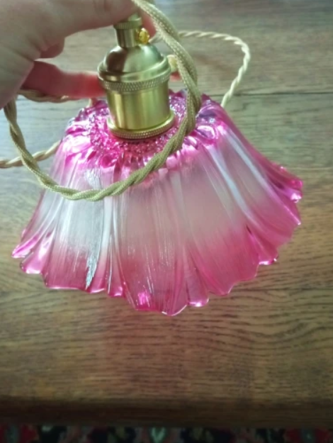 Petal Radiance: Artistic Flower-Shaped Glass Pendant Lamp
