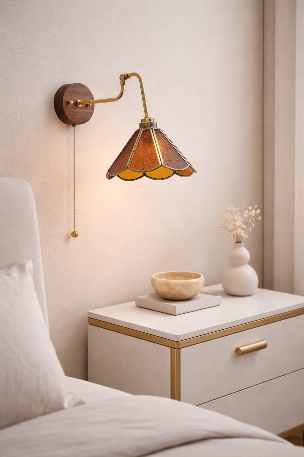 Mid-Centaury modern red glass wall lamp for bedroom