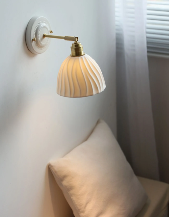 Contemporary Ceramic Wall Lamp: Modern Indoor Lighting Fixture